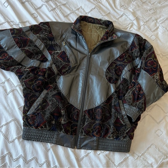 vintage velvet patch leather bomber jacket - Picture 2 of 15